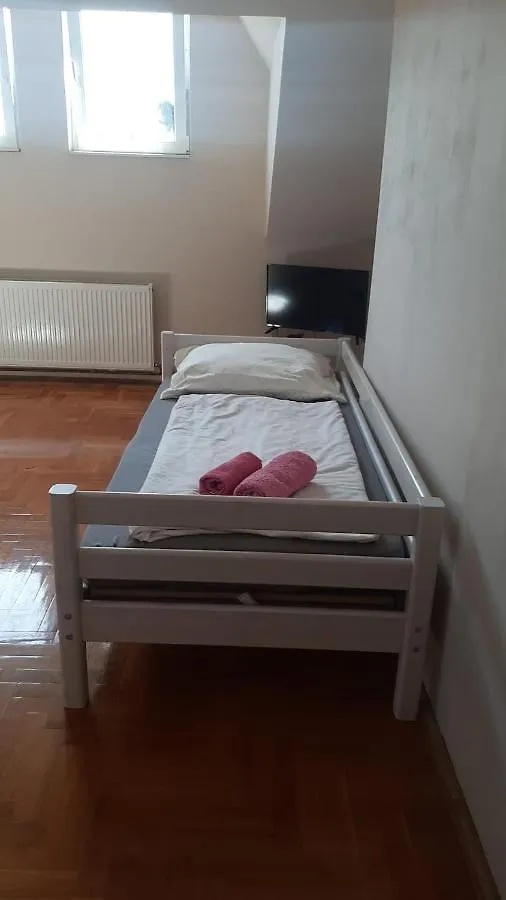 民宿 Arbeiterquartiere In Wien Donaustadt Mit Gemeinschaftskuche Und Bad - Hacklerzimmer 奥地利